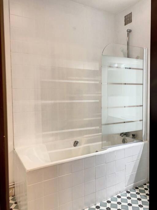 Apartamento Ibiza -Sublime Studio Place De La Trinite- Netflix Toulouse Exterior foto